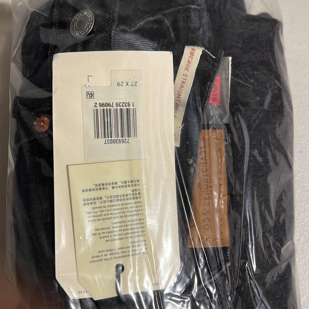 Levi's RibCage Ankle Straight Jeans - Picture 16 of 16